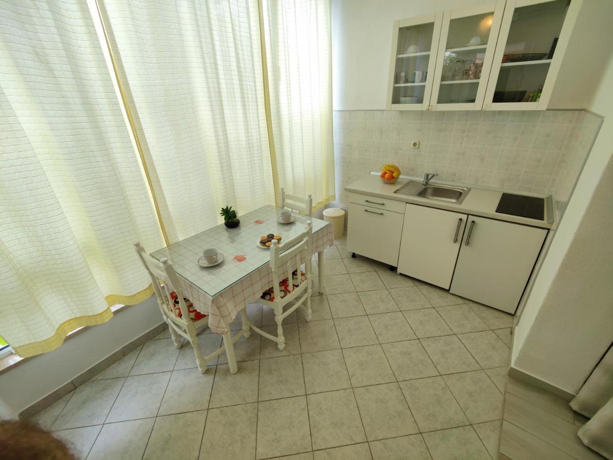 Cosey Studio Apartment For 2 Free Private Parking Makarska Zewnętrze zdjęcie