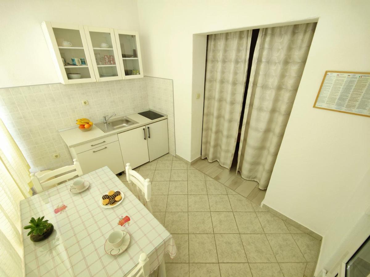 Cosey Studio Apartment For 2 Free Private Parking Makarska Zewnętrze zdjęcie